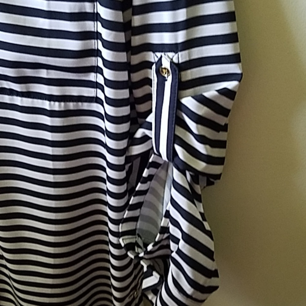 PREMISE TOP NWOT - Picture 3 of 5